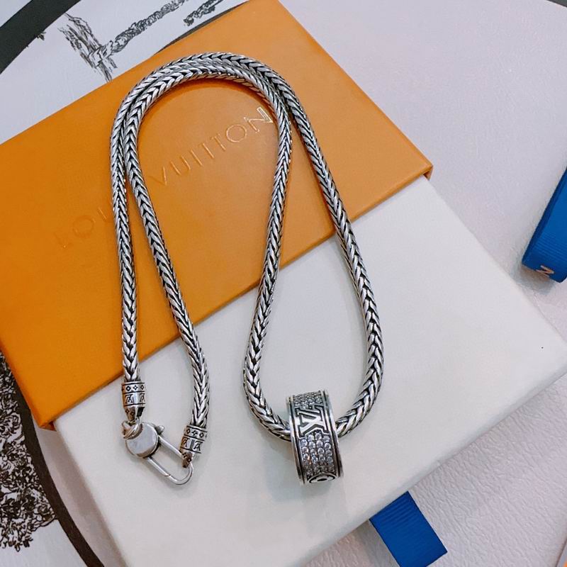 LV Necklace 11yxx116